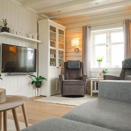 Lofoten Suite Apartments - Rostad Retro Rorbuer Reine Extérieur photo