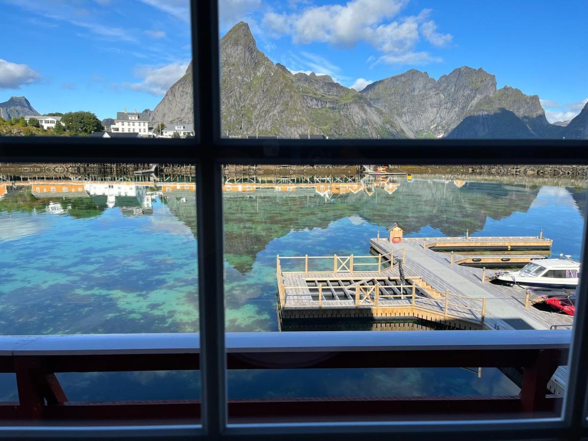 Lofoten Suite Apartments - Rostad Retro Rorbuer Reine Extérieur photo
