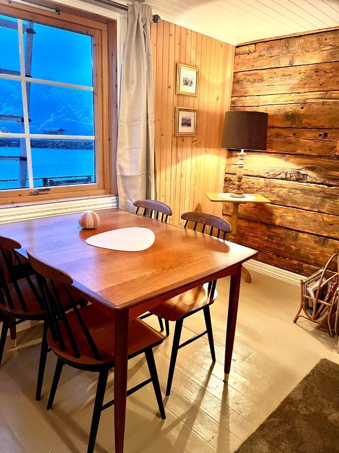 Lofoten Suite Apartments - Rostad Retro Rorbuer Reine Extérieur photo