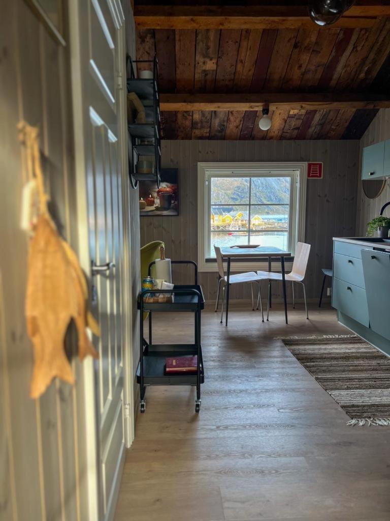 Lofoten Suite Apartments - Rostad Retro Rorbuer Reine Extérieur photo